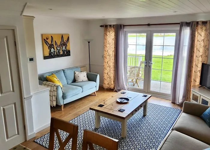 38 Windrush Lake